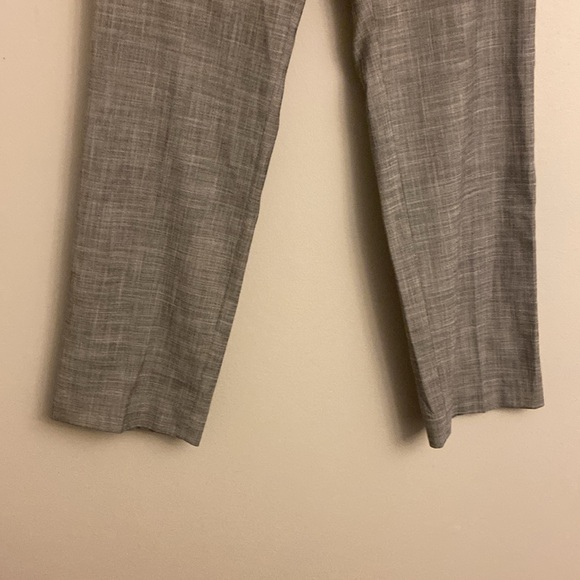 ⭐️ Ann Taylor Gray Dress Pants size 6 petite - Picture 3 of 9